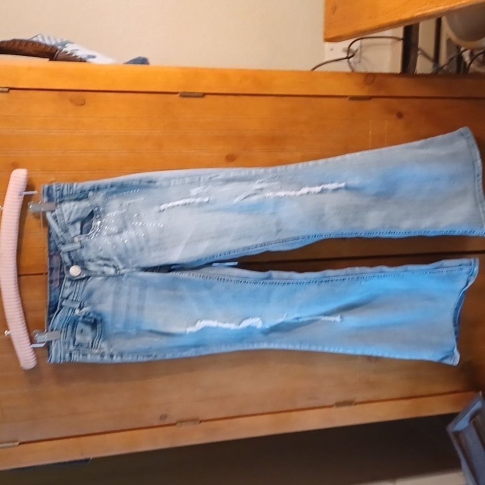 163 MATERIAL GIRL JUNIOR LOW RISE FLARED JEANS
